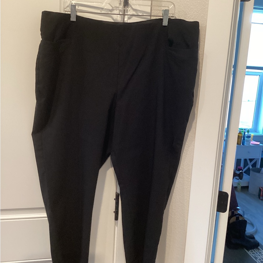Women’s black pants